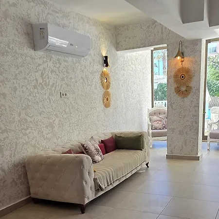 Palmen Aparthotel 2*